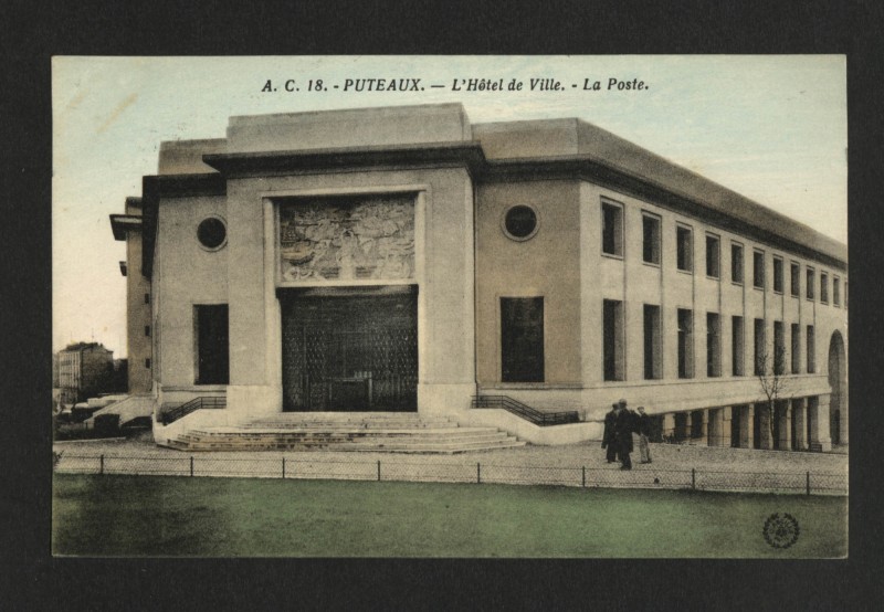 Carte postale ancienne L'Hôtel de Ville - La Poste à Puteaux
