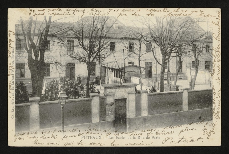 Carte postale ancienne Les Ecoles de la Rue de Paris à Puteaux