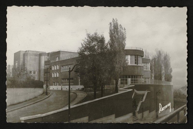 Carte postale ancienne Groupe Scolaire Marius Jacotot à Puteaux