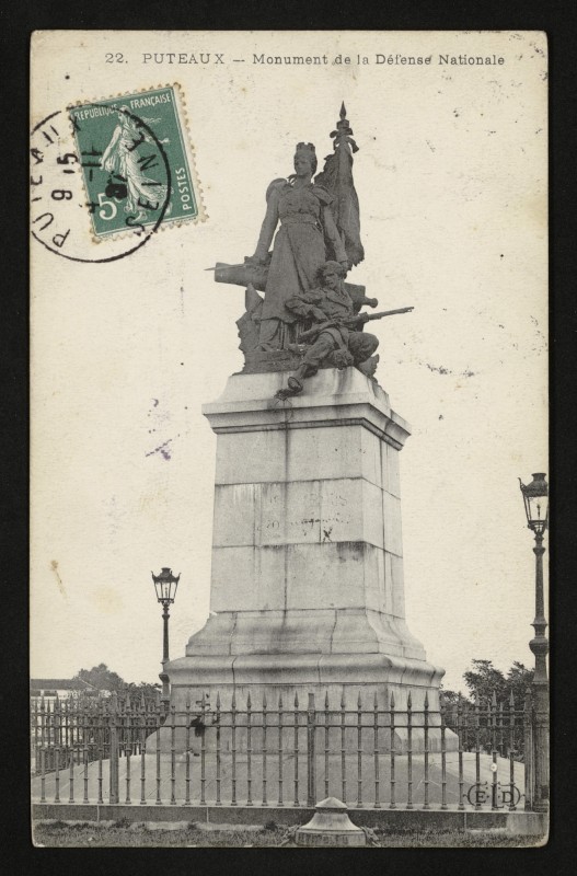 Carte postale ancienne Monument de la Défense Nationale à Courbevoie