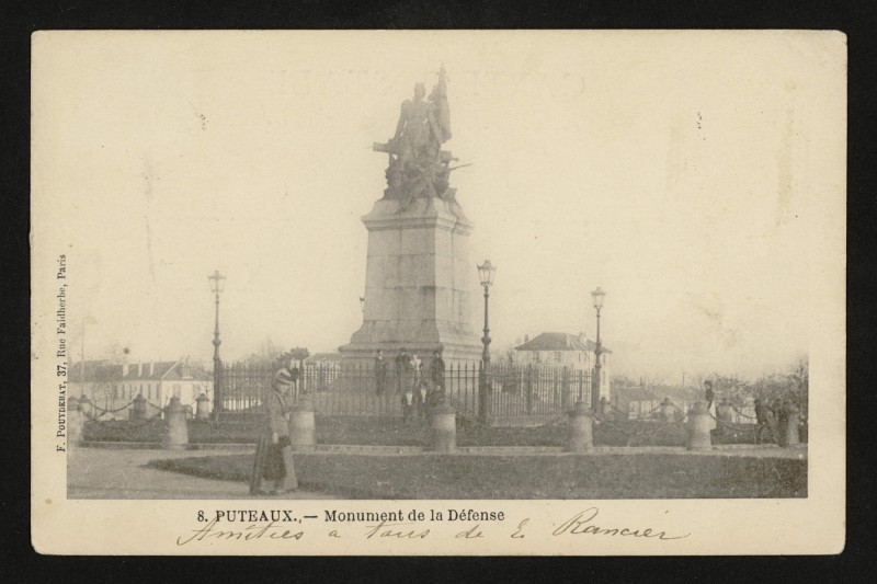 Carte postale ancienne Monument de la Défense à Courbevoie