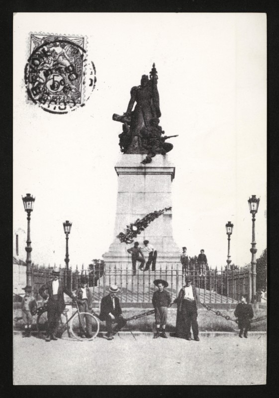 Carte postale ancienne [Monument de la Défense Nationale] à Courbevoie
