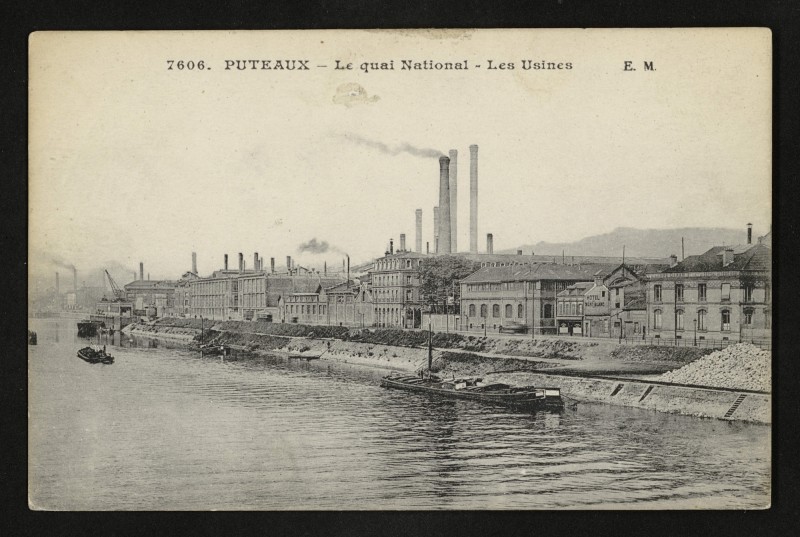 Carte postale ancienne Le quai National - Les Usines à Puteaux