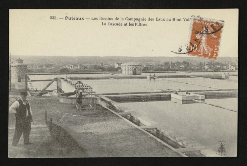 Carte postale ancienne Les Bassins de la Compagnie des Eaux au Mont-Valérien - La Cascade et les Filtres à Nanterre