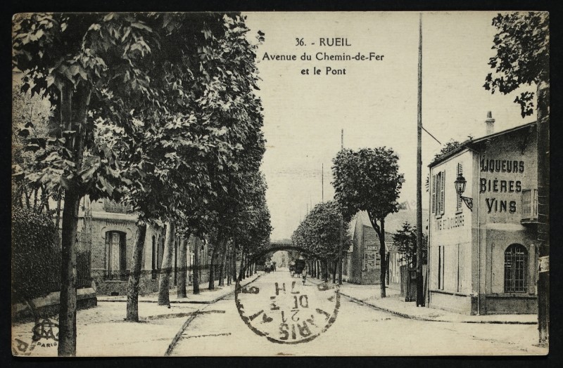 Carte postale ancienne Avenue du Chemin de fer et le Pont à Rueil-Malmaison