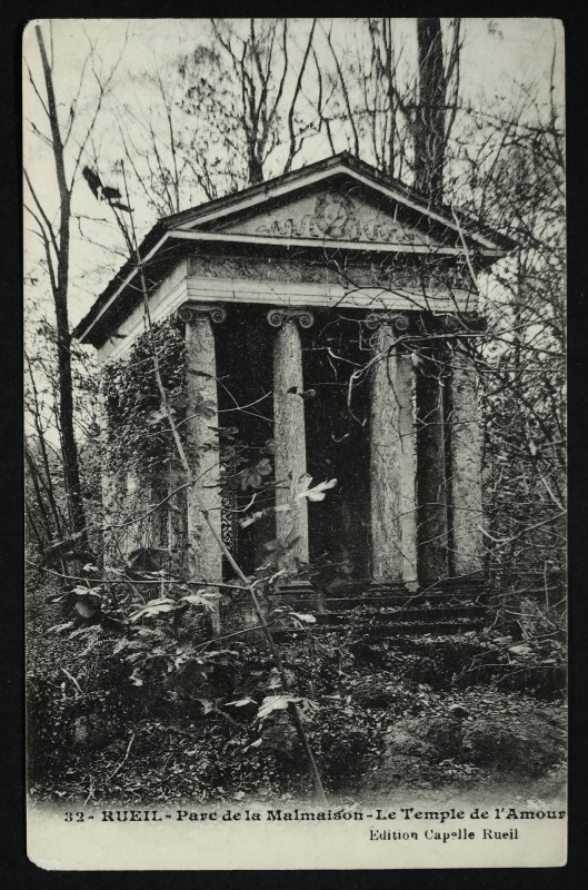 Carte postale ancienne Parc de la Malmaison. Le Temple de l'Amour à Rueil-Malmaison