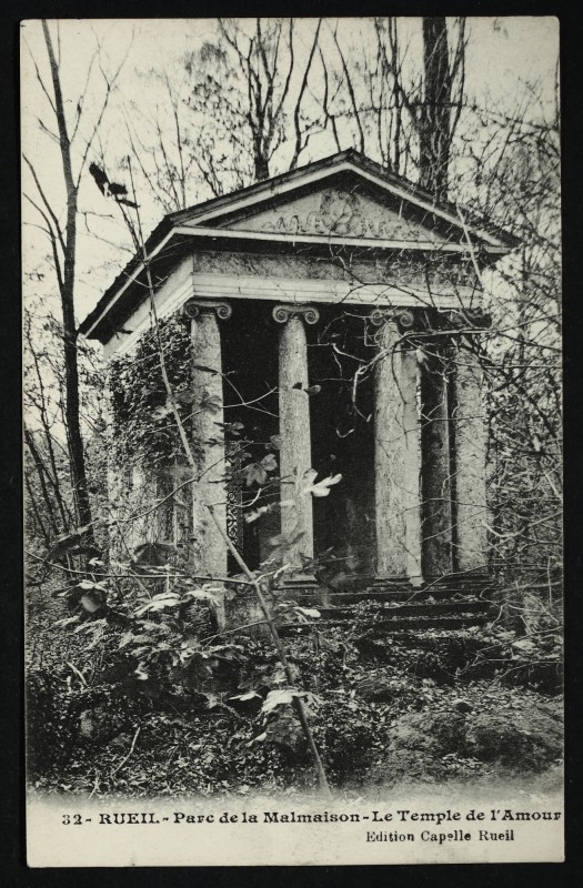 Carte postale ancienne Parc de la Malmaison. Le Temple de l'Amour à Rueil-Malmaison