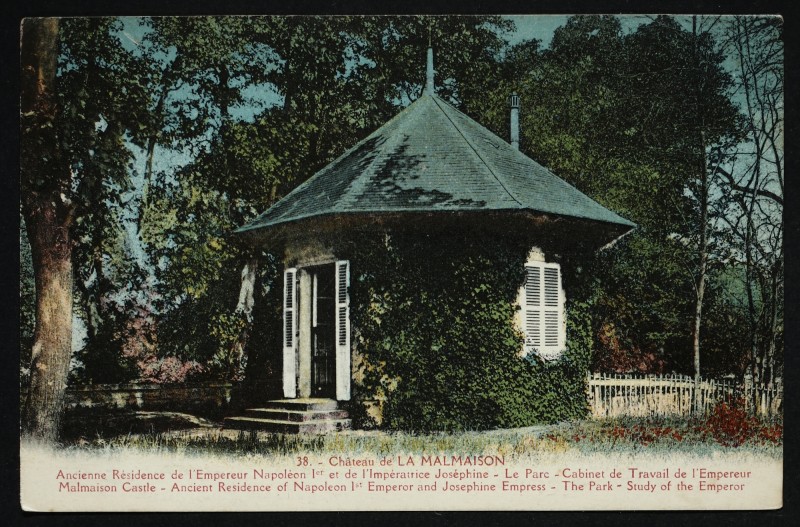 Carte postale ancienne Château de la Malmaison - Ancienne Résidence de l'Empereur Napoléon 1er et de l'Impératrice Joséphine - Le Parc - Cabinet  de Travail de l'Empereur à Rueil-Malmaison