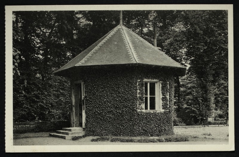 Carte postale ancienne Château de Malmaison - Le Cabinet  de Travail d'été de l'Empereur à Rueil-Malmaison