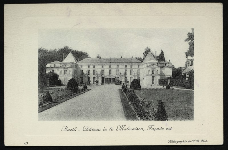 Carte postale ancienne Château de la Malmaison - Façade est à Rueil-Malmaison
