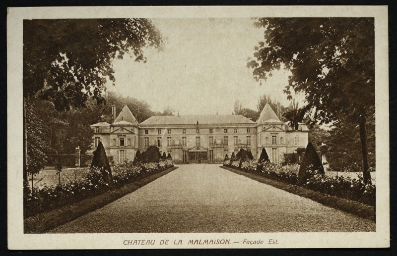 Carte postale ancienne Château de la Malmaison - Façade Est à Rueil-Malmaison