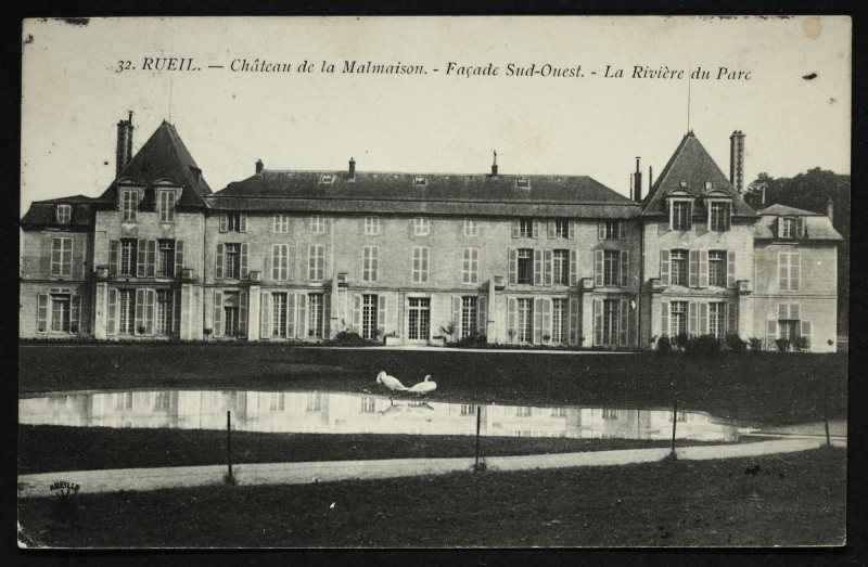 Carte postale ancienne Château de la Malmaison (S.-et-O.) _ Façade Sud-Ouest - La Rivière du parc à Rueil-Malmaison