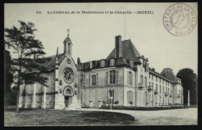 Carte postale ancienne Le Château de la Malmaison et la Chapelle à Rueil-Malmaison