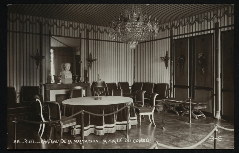 Carte postale ancienne Château de la Malmaison - La Salle du Conseil à Rueil-Malmaison