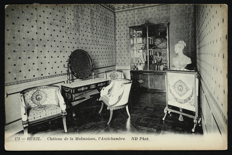 Carte postale ancienne Château de la Malmaison, l'Antichambre à Rueil-Malmaison