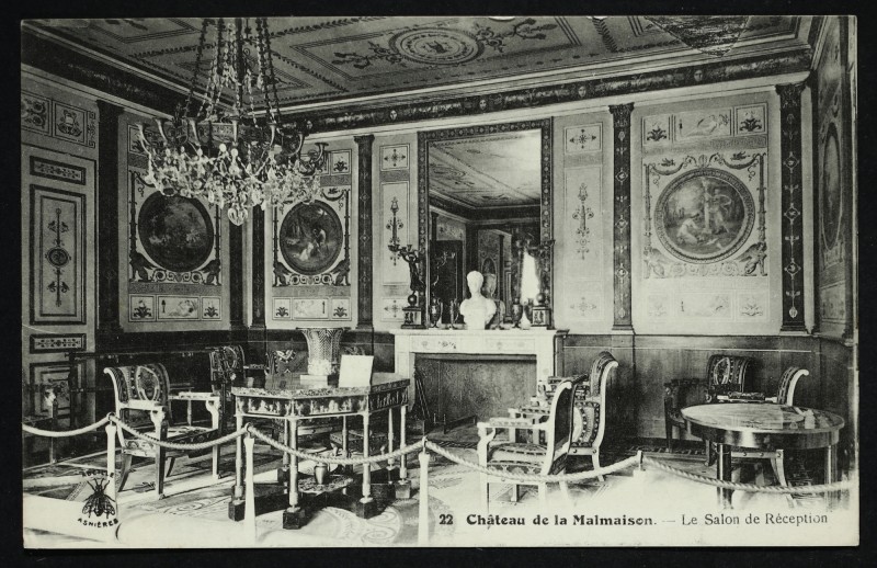 Carte postale ancienne Château de la Malmaison - Le Salon de Réception à Rueil-Malmaison