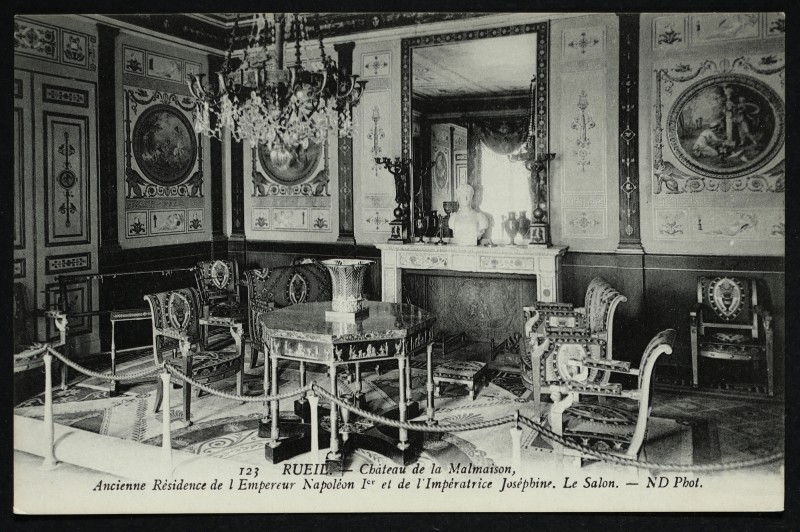Carte postale ancienne Château de la Malmaison. Ancienne Résidence de l'Empereur Napoléon Ier et de l'Impératrice Joséphine, Le Salon. à Rueil-Malmaison