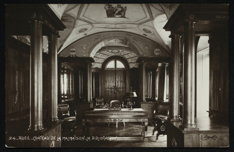 Carte postale ancienne Château de la Malmaison La Bibliothèque à Rueil-Malmaison
