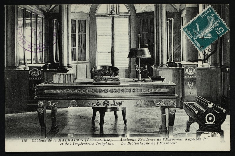 Carte postale ancienne Château de la Malmaison (seine-et-Oise). - Ancienne Résidence de l'Empereur Napoléon Ier et de l'Impératrice Joséphine. - La Bibliothèque de l'Empereur à Rueil-Malmaison