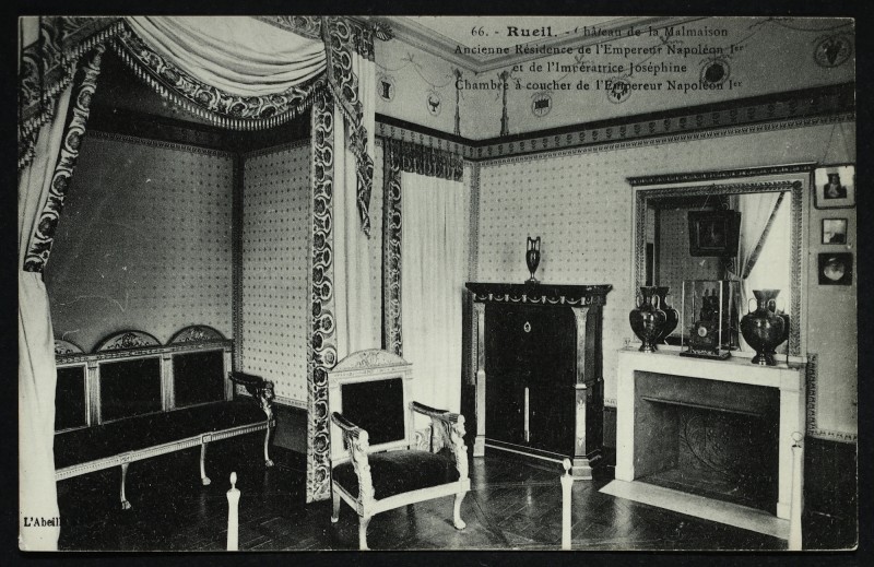 Carte postale ancienne Château de la Malmaison - Ancienne Résidence de l'Empereur Napoléon Ier et de l'Impératrice Joséphine. - Chambre à coucher de l'Empereur Napoleon Ier à Rueil-Malmaison