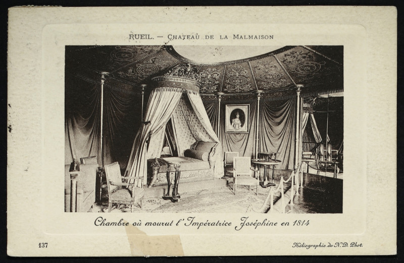 Carte postale ancienne Château de la Malmaison -  Chambre où mourut l'impératrice Joséphine en 1814 à Rueil-Malmaison