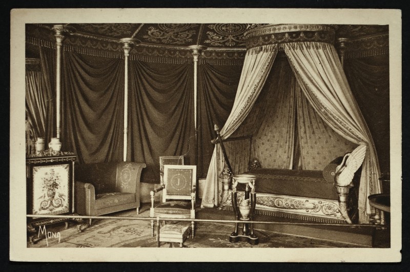Carte postale ancienne Château de la Malmaison Chambre à coucher de l'Impératrice Joséphine qui y mourut en 1814. The Empress Josephine's bed-room ; here she dead the May 29th 1814 à Rueil-Malmaison
