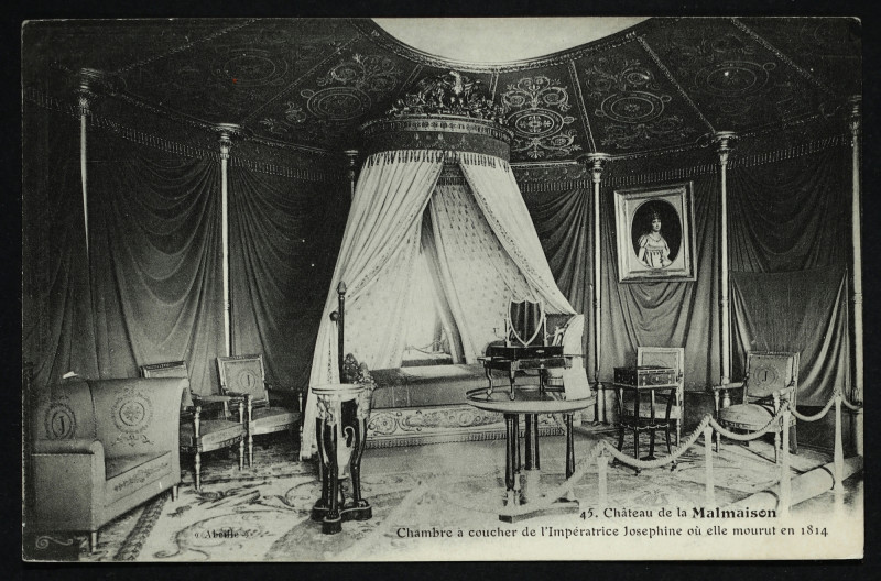 Carte postale ancienne Château de la Malmaison - Chambre à coucher de l'Impératrice Joséphine où elle mourut en 1814 à Rueil-Malmaison