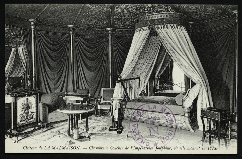 Carte postale ancienne Château de la Malmaison - Chambre à coucher de l'Impératrice Joséphine où elle mourut en 1814 à Rueil-Malmaison