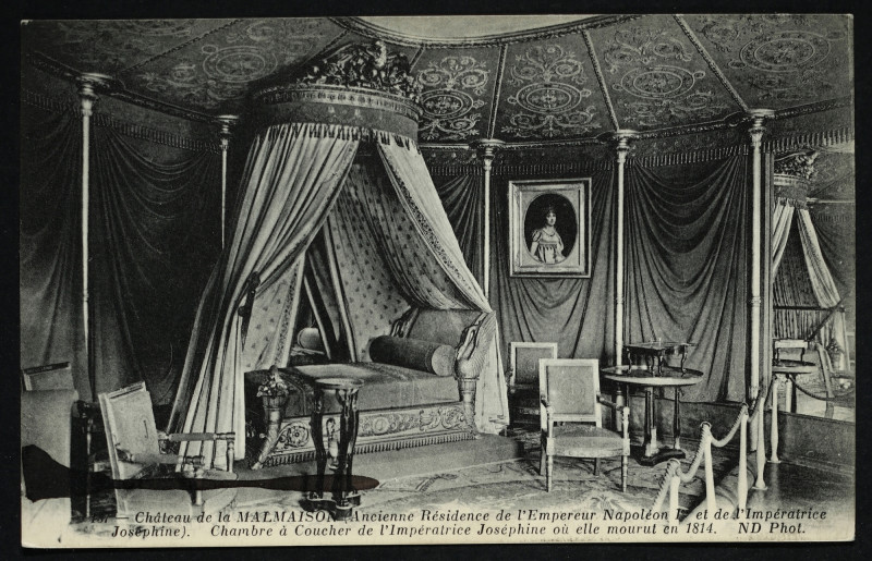 Carte postale ancienne Château de la Malmaison (Ancienne Résidence de l'Empereur Napoléon Ier et de l'Impératrice Joséphine). Chambre à Coucher de l'Impératrice Joséphine où elle mourut en 1814 à Rueil-Malmaison