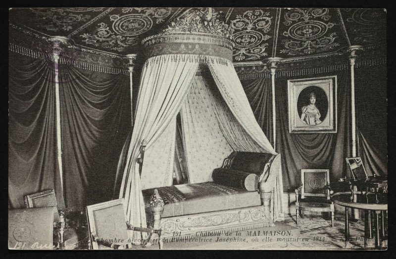 Carte postale ancienne Château de la Malmaison. Chambre à coucher de l'Impératrice Joséphine , où elle mourut en 1814 à Rueil-Malmaison