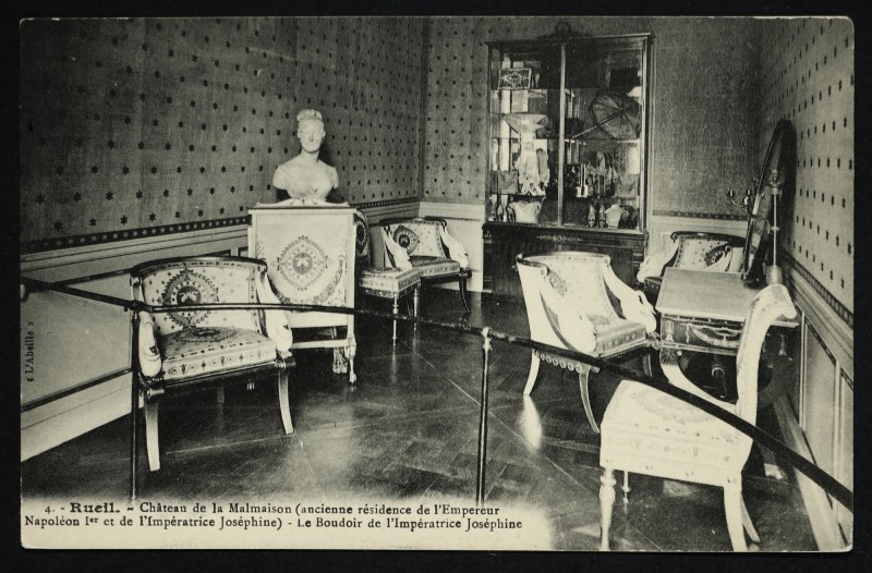 Carte postale ancienne Château de la Malmaison (ancienne Résidence de l'Empereur Napoléon Ier et de l'Impératrice Joséphine).  - Le boudoir de l'Impératrice Joséphine à Rueil-Malmaison