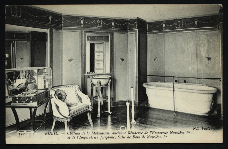 Carte postale ancienne Château de la Malmaison, ancienne Résidence de l'mpereur Napoléon Ier et de l'Impératrice Joséphine, Salle de Bain de Napoléon Ier à Rueil-Malmaison