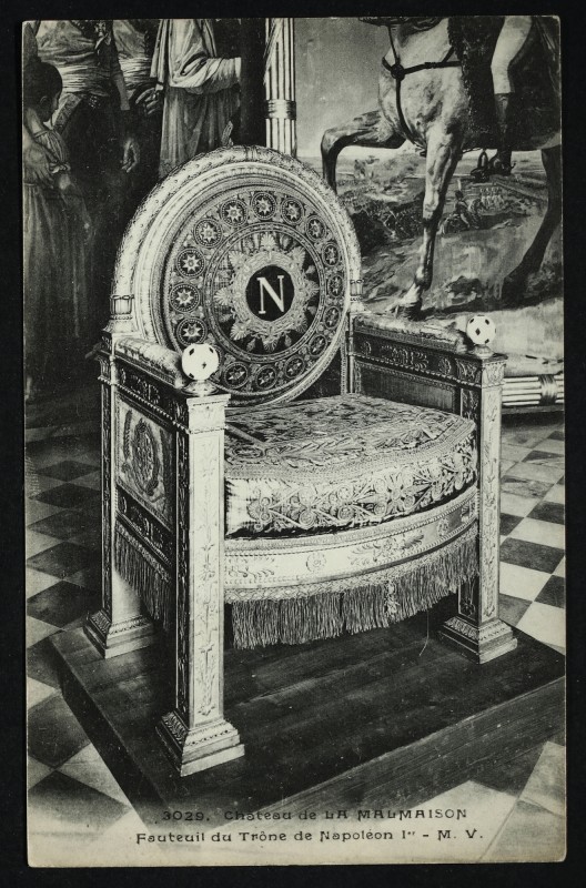 Carte postale ancienne Château de la Malmaison - Trône de Napoléon Ier à Rueil-Malmaison