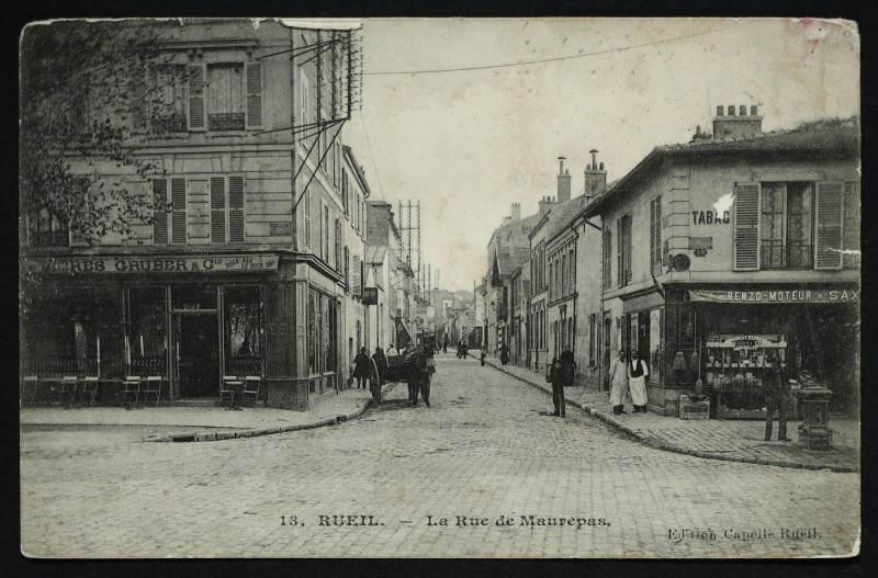 Carte postale ancienne La Rue de Maurepas à Rueil-Malmaison