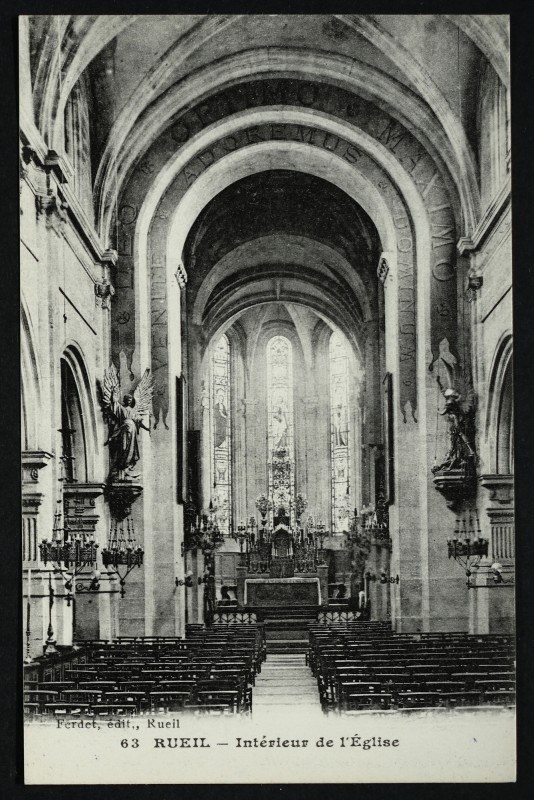 Carte postale ancienne Intérieur de l'Eglise à Rueil-Malmaison