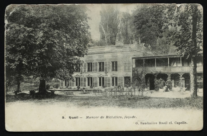 Carte postale ancienne Manoir de Richelieu, façade à Rueil-Malmaison