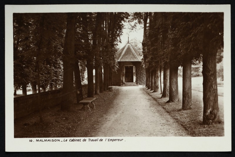 Carte postale ancienne Malmaison - Le Cabinet de Travail de l'Empereur à Rueil-Malmaison