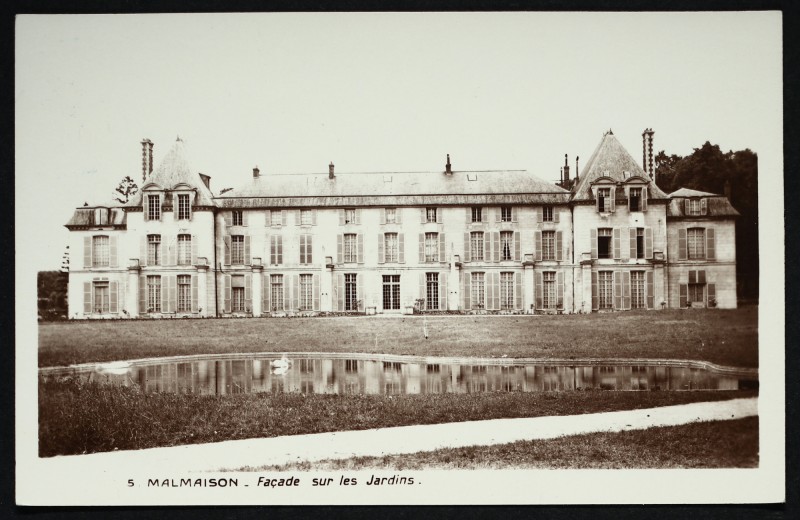 Carte postale ancienne Malmaison - façade sur les Jardins à Rueil-Malmaison