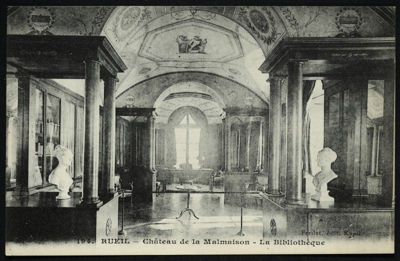 Carte postale ancienne Château de la Malmaison - La Bibliothèque à Rueil-Malmaison