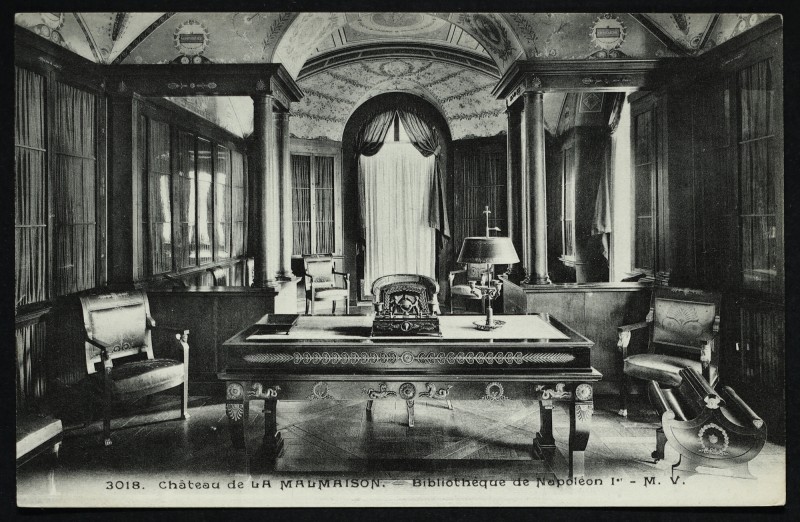 Carte postale ancienne Château de la Malmaison. - Bibliothèque de Napoléon Ier à Rueil-Malmaison