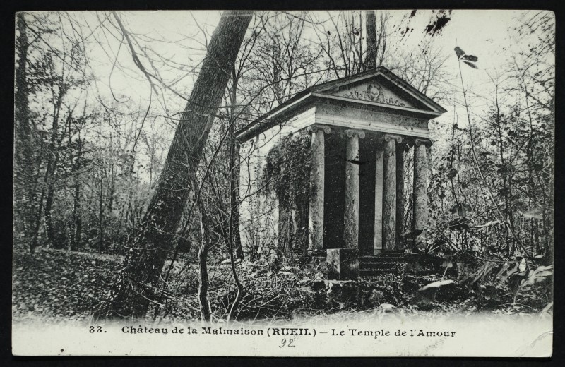 Carte postale ancienne Château de la Malmaison - Le Temple de l'Amour à Rueil-Malmaison