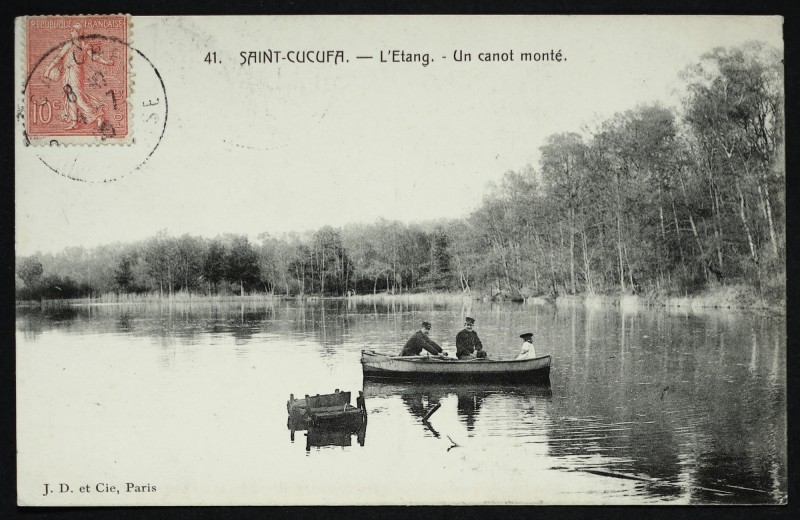 Carte postale ancienne Saint-Cucufa. - L'Etang. - Un canot monté à Rueil-Malmaison