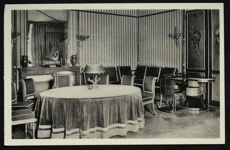 Carte postale ancienne La Salle du Conseil à Rueil-Malmaison