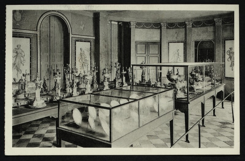 Carte postale ancienne Salle à manger à Rueil-Malmaison