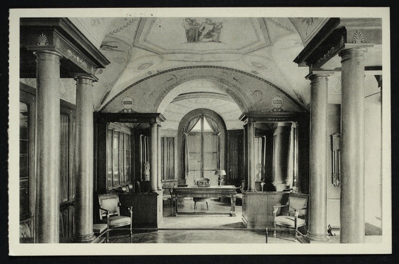 Carte postale ancienne La Bibliothèque de Napoléon à Rueil-Malmaison