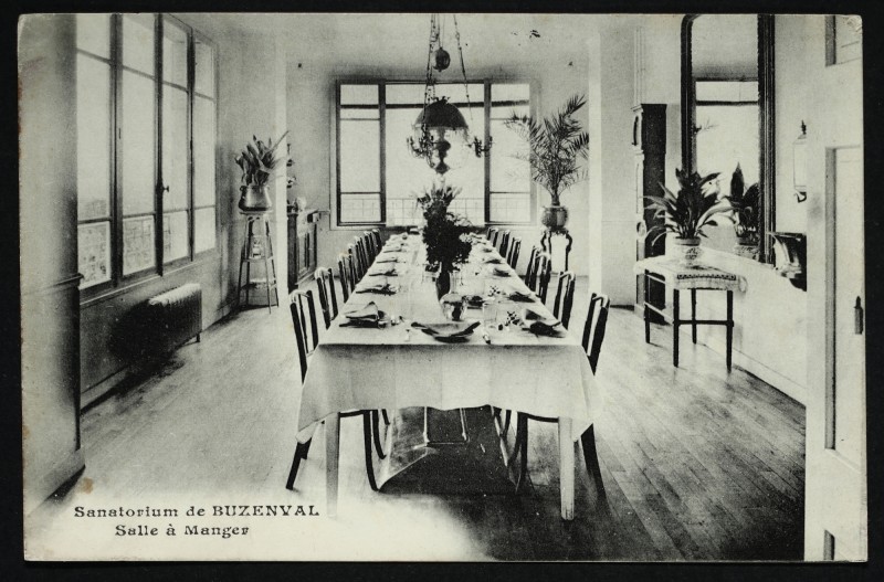 Carte postale ancienne Sanatorium de Buzenval - Salle à Manger à Rueil-Malmaison
