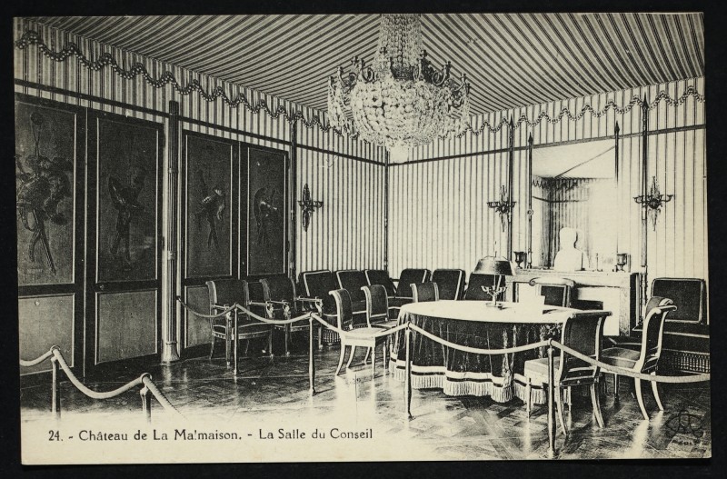 Carte postale ancienne Château de La Malmaison. - La Salle du Conseil à Rueil-Malmaison