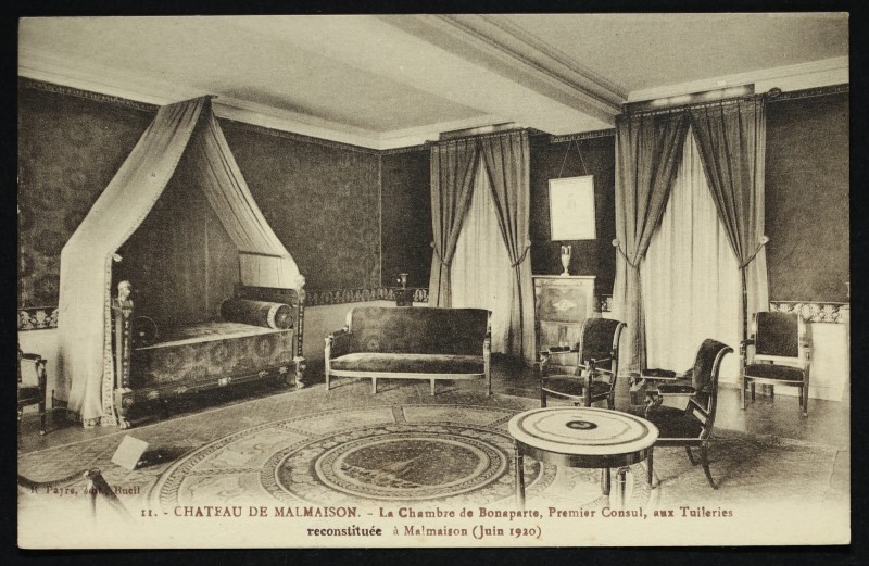 Carte postale ancienne Château de Malmaison. - La Chambre de Bonaparte, Premier Consul, aux Tuileries reconstituée à Malmaison (juin 1920) à Rueil-Malmaison