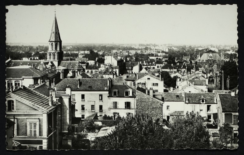 Carte postale ancienne Rueil-Malmaison (Seine-et-Oise). Vue d'ensemble à Rueil-Malmaison