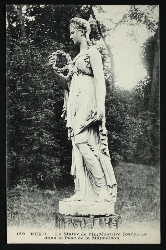 Carte postale ancienne La Statue de l'Impératrice Joséphine dans le Parc de la Malmaison. à Rueil-Malmaison
